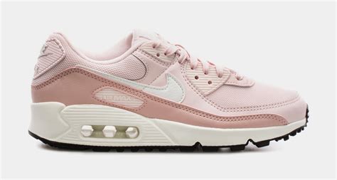 blonde frau mit nike air mas|nike air max 90 women.